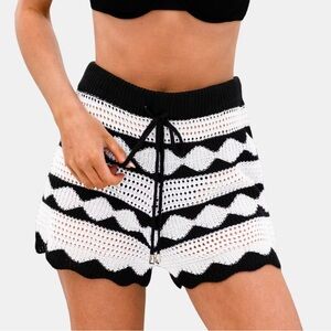 AgusBlues
and white chevron
Crochet Cover up shorts